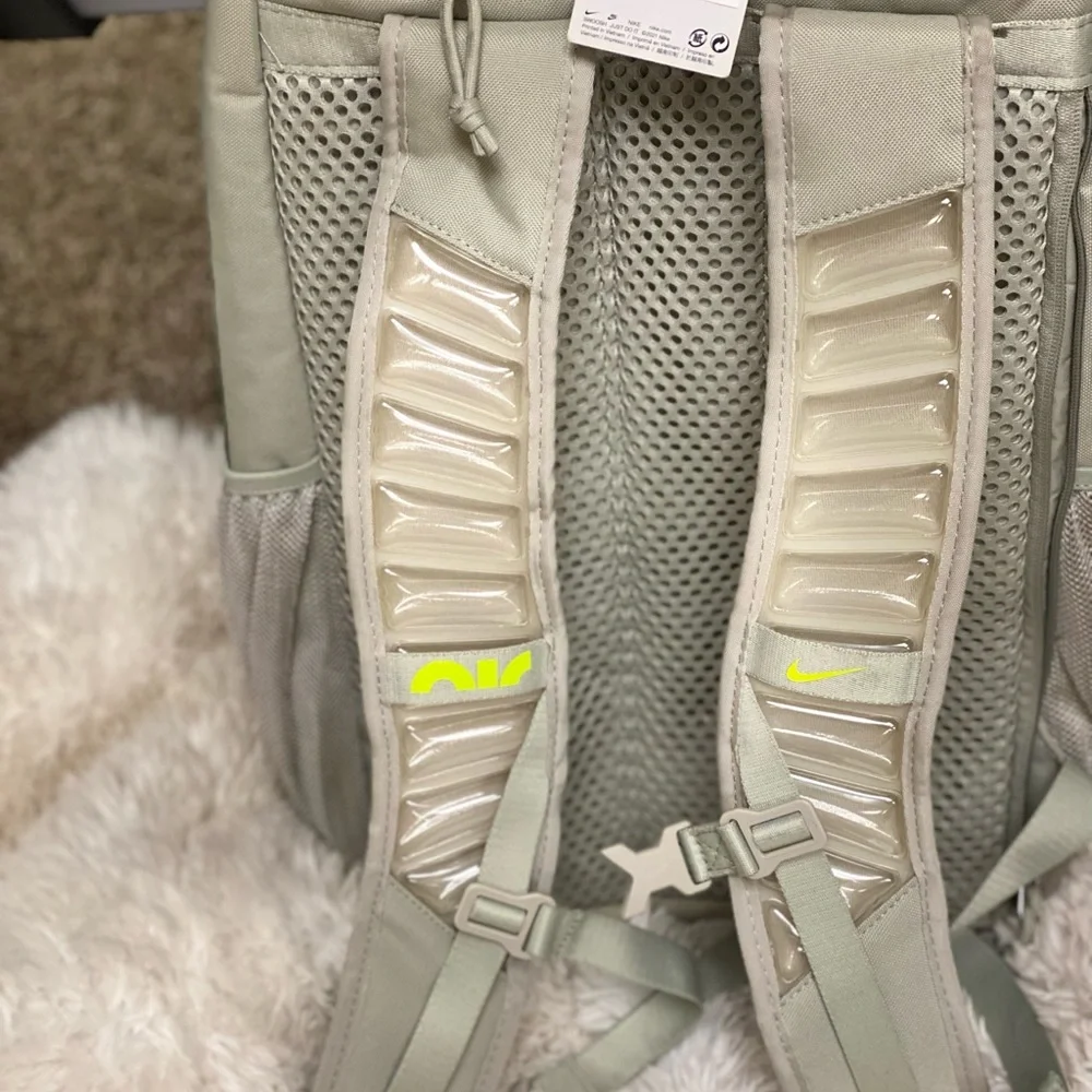 Nike Backpack - Picture 3 of 7